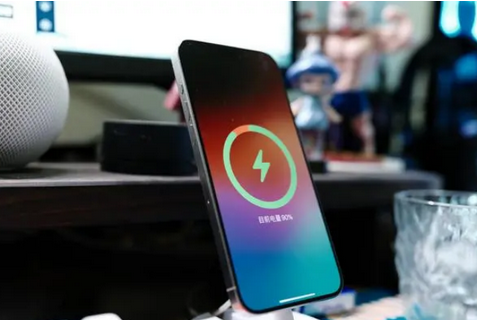 梁平苹果15换屏服务分享用什么充电器给iPhone15充电更好 